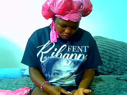 Snapshot of SweetHoney21_ chatting on 06-02-26, 07:41 SweetHoney21 online show from 06-02-26, 07:41