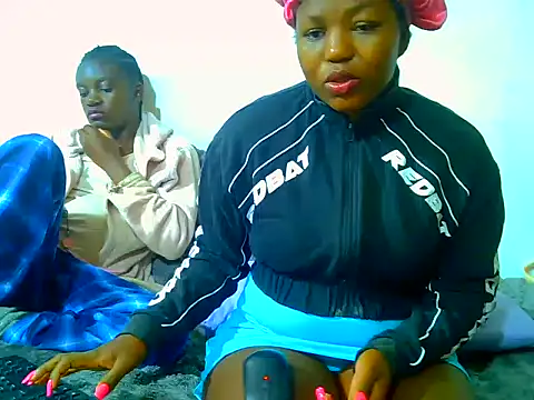 Snapshot of SweetHoney21_ chatting on 06-08-26, 04:46 SweetHoney21 online show from 06-08-26, 04:46
