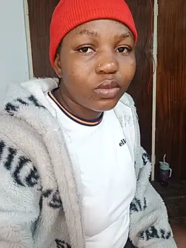 Snapshot of SweetHoney21_ chatting on 07-14-26, 04:39 SweetHoney21 online show from 07-14-26, 04:39