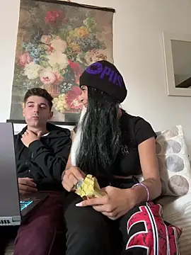 Snapshot of piccolaflo chatting on 10-03-25, 02:07 piccolaflo online show from 10-03-25, 02:07