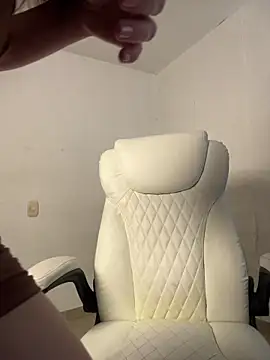 karinasantos  online show from 02-25-26, 02:06