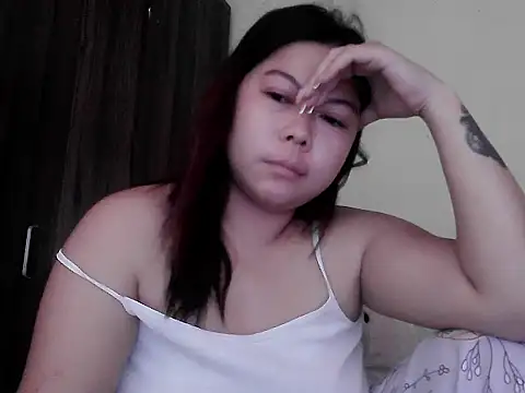 Snapshot of mimi15 chatting on 05-04-26, 08:17 mimi15 online show from 05-04-26, 08:17