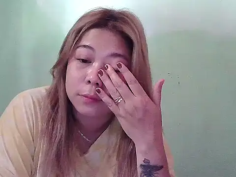 Snapshot of mimi15 chatting on 07-07-26, 07:45 mimi15 online show from 07-07-26, 07:45