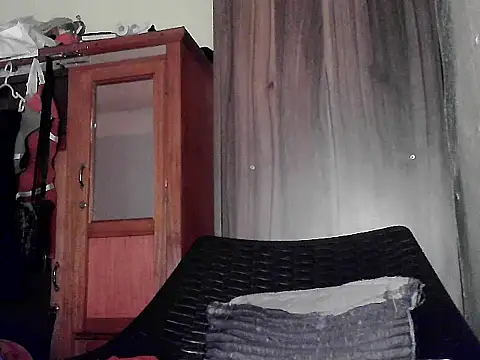 Snapshot of mimi15 chatting on 05-16-26, 10:31 mimi15 online show from 05-16-26, 10:31