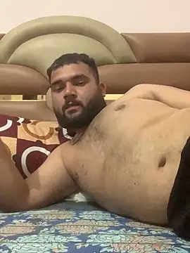 Snapshot of amitsharma7868 chatting on 05-10-26, 03:14 amitsharma7868 online show from 05-10-26, 03:14