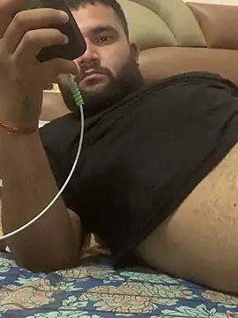 Snapshot of amitsharma7868 chatting on 05-11-26, 04:26 amitsharma7868 online show from 05-11-26, 04:26