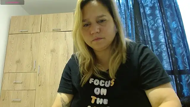 Snapshot of haashkyo chatting on 05-22-26, 01:42 haashkyo online show from 05-22-26, 01:42