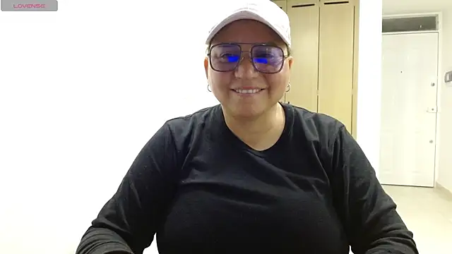 Snapshot of haashkyo chatting on 06-20-26, 07:13 haashkyo online show from 06-20-26, 07:13