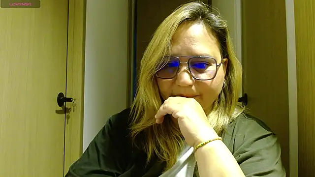 Snapshot of haashkyo chatting on 04-24-26, 04:25 haashkyo online show from 04-24-26, 04:25