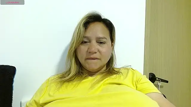 Snapshot of haashkyo chatting on 07-14-26, 02:45 haashkyo online show from 07-14-26, 02:45
