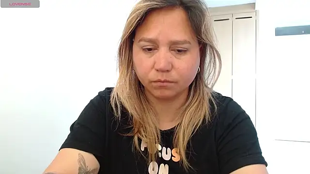 Snapshot of haashkyo chatting on 07-24-26, 07:32 haashkyo online show from 07-24-26, 07:32