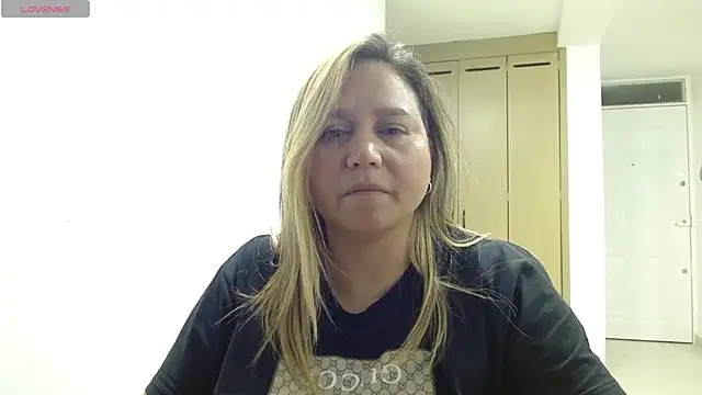 Snapshot of haashkyo chatting on 06-10-26, 03:41 haashkyo online show from 06-10-26, 03:41