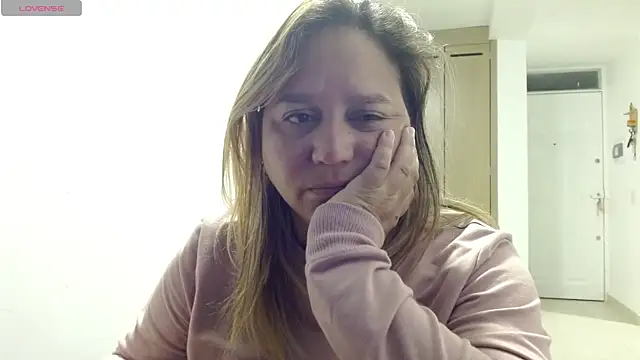 Snapshot of haashkyo chatting on 06-05-26, 05:23 haashkyo online show from 06-05-26, 05:23