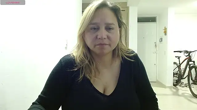 Snapshot of haashkyo chatting on 05-29-26, 04:40 haashkyo online show from 05-29-26, 04:40