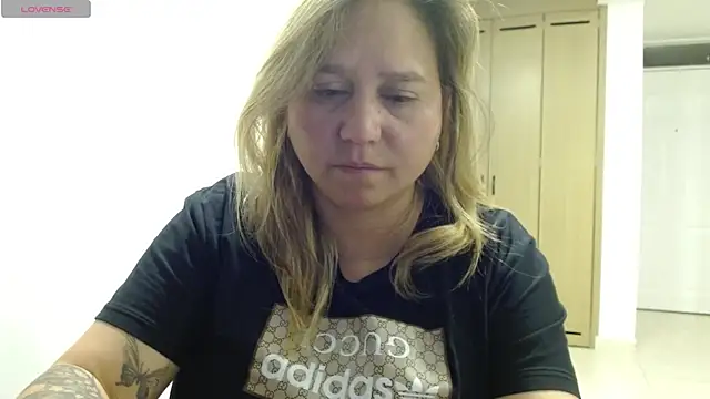 Snapshot of haashkyo chatting on 06-26-26, 03:56 haashkyo online show from 06-26-26, 03:56