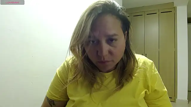 Snapshot of haashkyo chatting on 07-11-26, 06:57 haashkyo online show from 07-11-26, 06:57
