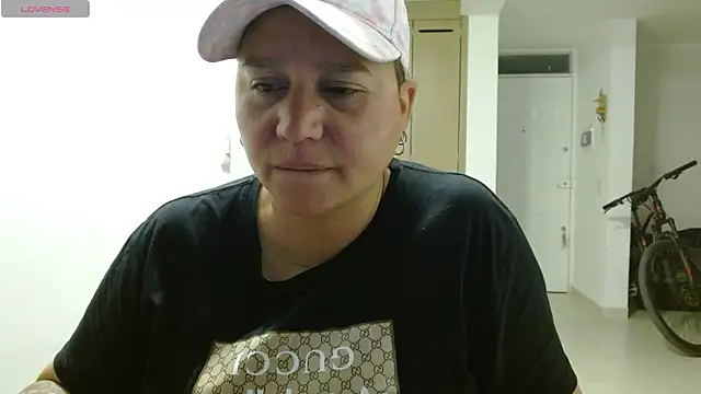 Snapshot of haashkyo chatting on 05-14-26, 04:42 haashkyo online show from 05-14-26, 04:42
