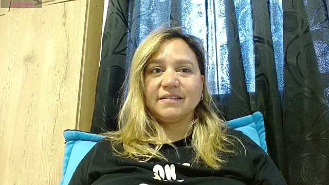 Snapshot of haashkyo chatting on 05-15-26, 05:22 haashkyo online show from 05-15-26, 05:22