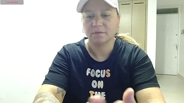 Snapshot of haashkyo chatting on 05-30-26, 05:36 haashkyo online show from 05-30-26, 05:36