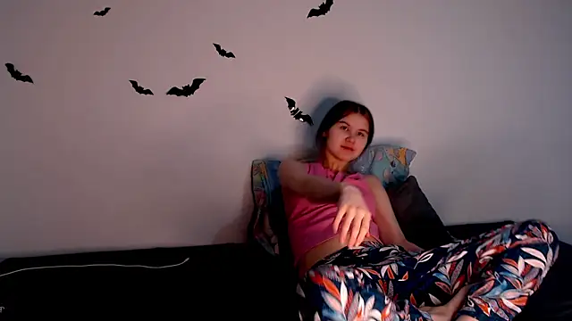 litle owl online show from 11-03-25, 02:53