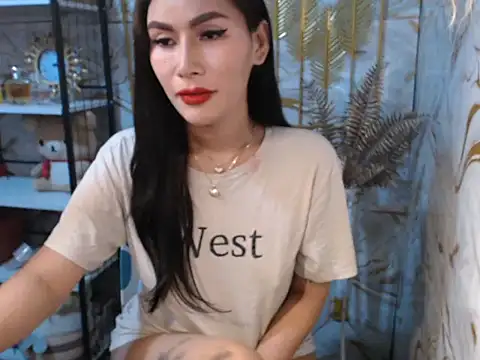 Snapshot of tshot_izzy_88 chatting on 06-02-26, 03:17 tshot izzy 88 online show from 06-02-26, 03:17