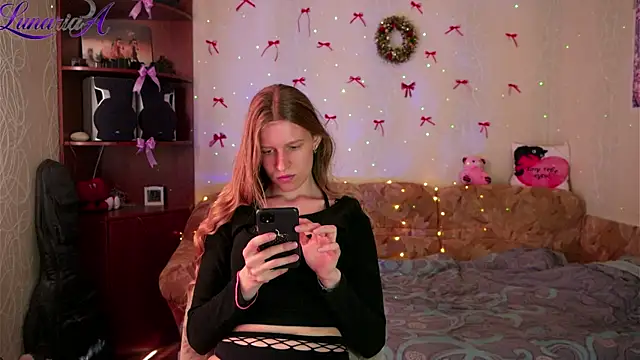Snapshot of Luntryy chatting on 05-19-26, 06:31 Luntryy online show from 05-19-26, 06:31