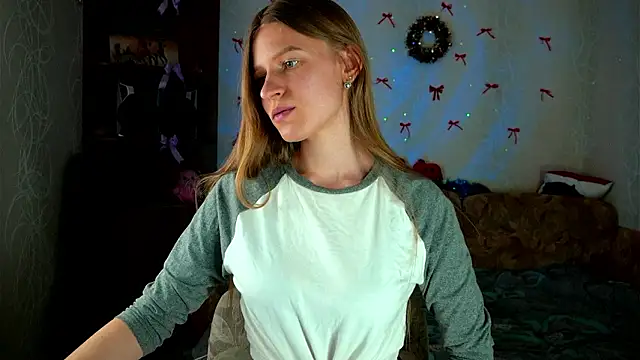 Snapshot of Luntryy chatting on 02-16-26, 10:03 Luntryy online show from 02-16-26, 10:03