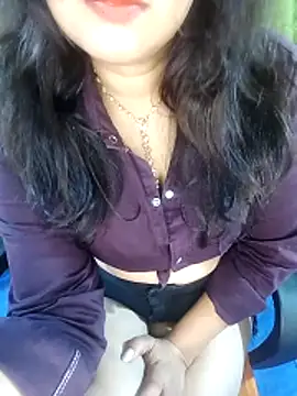 Ishani Baby online show from 12-22-25, 03:34