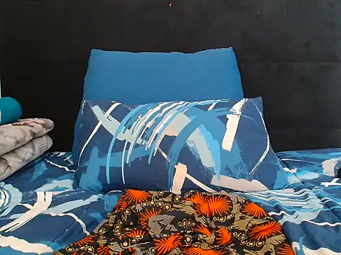 Snapshot of CreamySexyPussy chatting on 10-14-25, 05:35 CreamySexyPussy online show from 10-14-25, 05:35