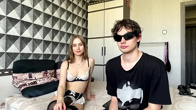 Snapshot of merycouple chatting on 03-04-26, 04:53 merycouple online show from 03-04-26, 04:53