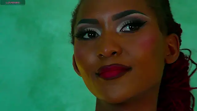 Snapshot of Izzie_Sugar chatting on 10-17-25, 07:04 Izzie Sugar online show from 10-17-25, 07:04