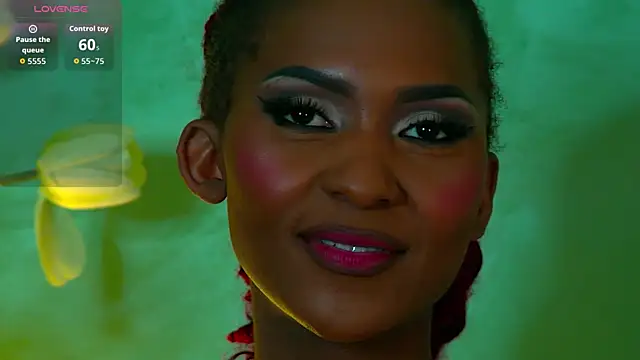 Snapshot of Izzie_Sugar chatting on 10-19-25, 07:27 Izzie Sugar online show from 10-19-25, 07:27