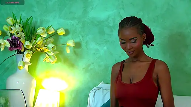 Snapshot of Izzie_Sugar chatting on 10-05-25, 07:15 Izzie Sugar online show from 10-05-25, 07:15