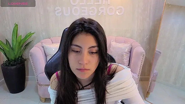 Snapshot of Zoe_Blaze_A chatting on 10-10-25, 12:28 Zoe Blaze A online show from 10-10-25, 12:28