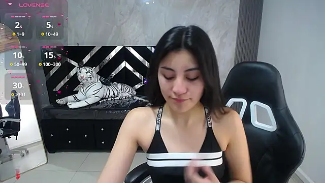 Snapshot of Zoe_Blaze_A chatting on 09-09-25, 01:09 Zoe Blaze A online show from 09-09-25, 01:09