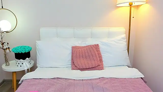 AndreaButt online show from 04-07-26, 05:20