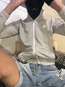 Yasar-Xxxl online show from 02-06-26, 01:51