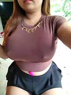 Snapshot of Akira_sera chatting on 09-10-25, 01:48 Akira sera online show from 09-10-25, 01:48