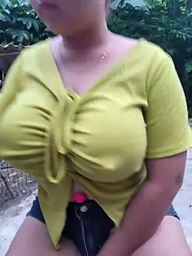 Snapshot of Akira_sera chatting on 10-31-25, 09:39 Akira sera online show from 10-31-25, 09:39