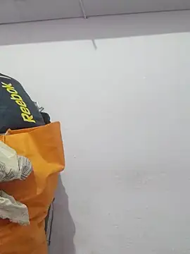 Snapshot of poojam93 chatting on 10-29-25, 02:10 poojam93 online show from 10-29-25, 02:10