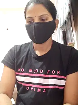 poojam93 online show from 12-15-25, 03:01