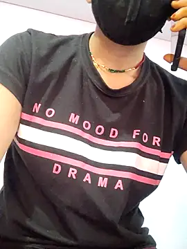 Snapshot of poojam93 chatting on 10-31-25, 02:41 poojam93 online show from 10-31-25, 02:41