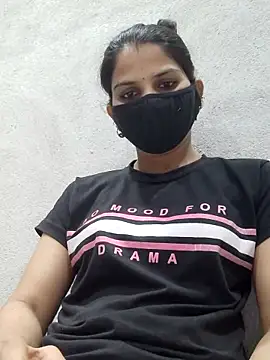 Snapshot of poojam93 chatting on 05-31-26, 03:01 poojam93 online show from 05-31-26, 03:01