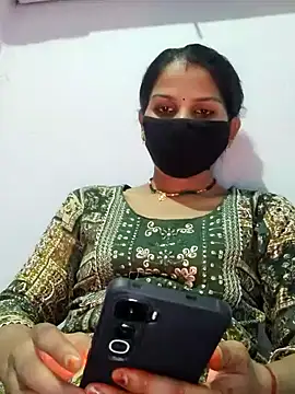 Snapshot of poojam93 chatting on 10-18-25, 03:58 poojam93 online show from 10-18-25, 03:58