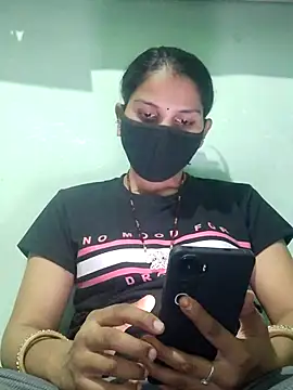 Snapshot of poojam93 chatting on 09-19-25, 03:38 poojam93 online show from 09-19-25, 03:38