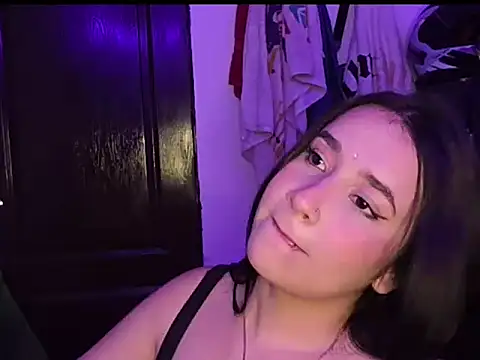 ChloeSnoww online show from 11-13-25, 04:16