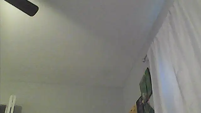 Snapshot of sarahkat86 chatting on 05-24-26, 11:59 sarahkat86 online show from 05-24-26, 11:59