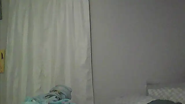 Snapshot of sarahkat86 chatting on 06-09-26, 10:05 sarahkat86 online show from 06-09-26, 10:05