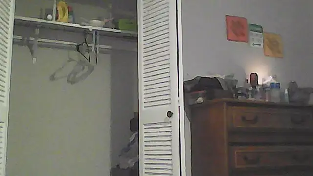 Snapshot of sarahkat86 chatting on 05-12-26, 09:54 sarahkat86 online show from 05-12-26, 09:54