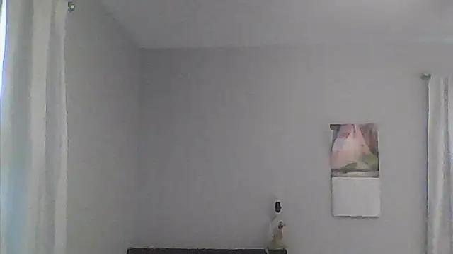 sarahkat86 online show from 04-12-26, 11:19